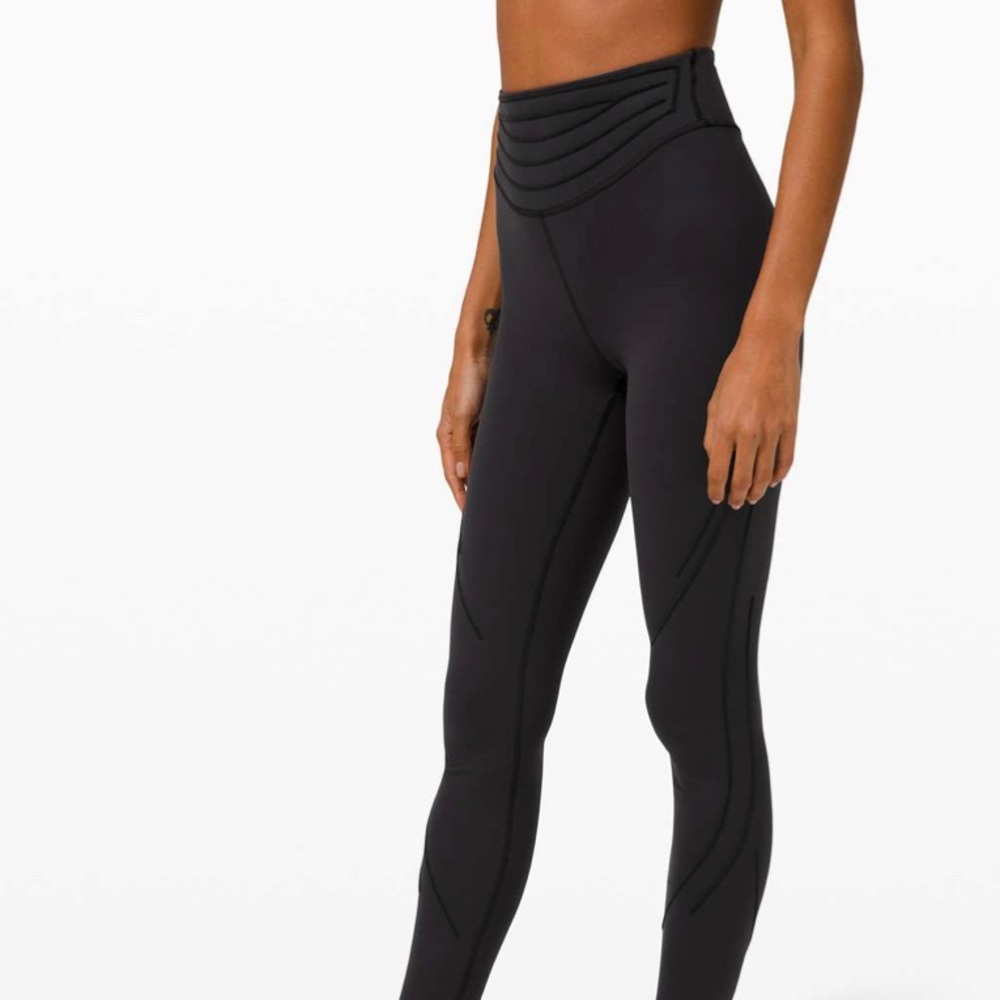 Great condition “get in line” super high rise lululemon legging tight 28”
